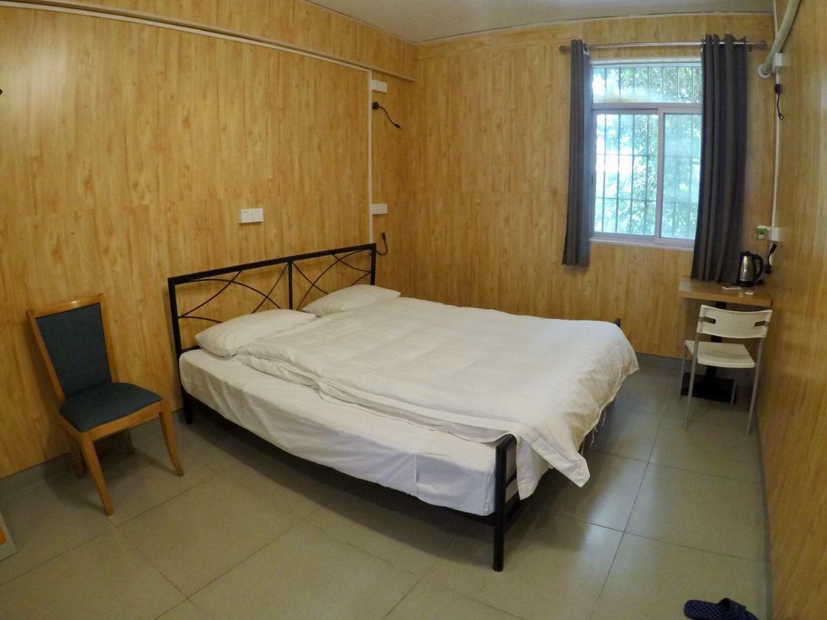 Dong Shan Gaga Hostel Guangzhou Bagian luar foto