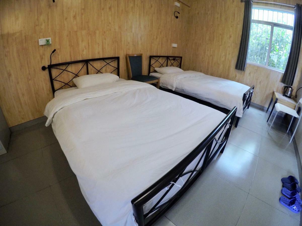 Dong Shan Gaga Hostel Guangzhou Bagian luar foto